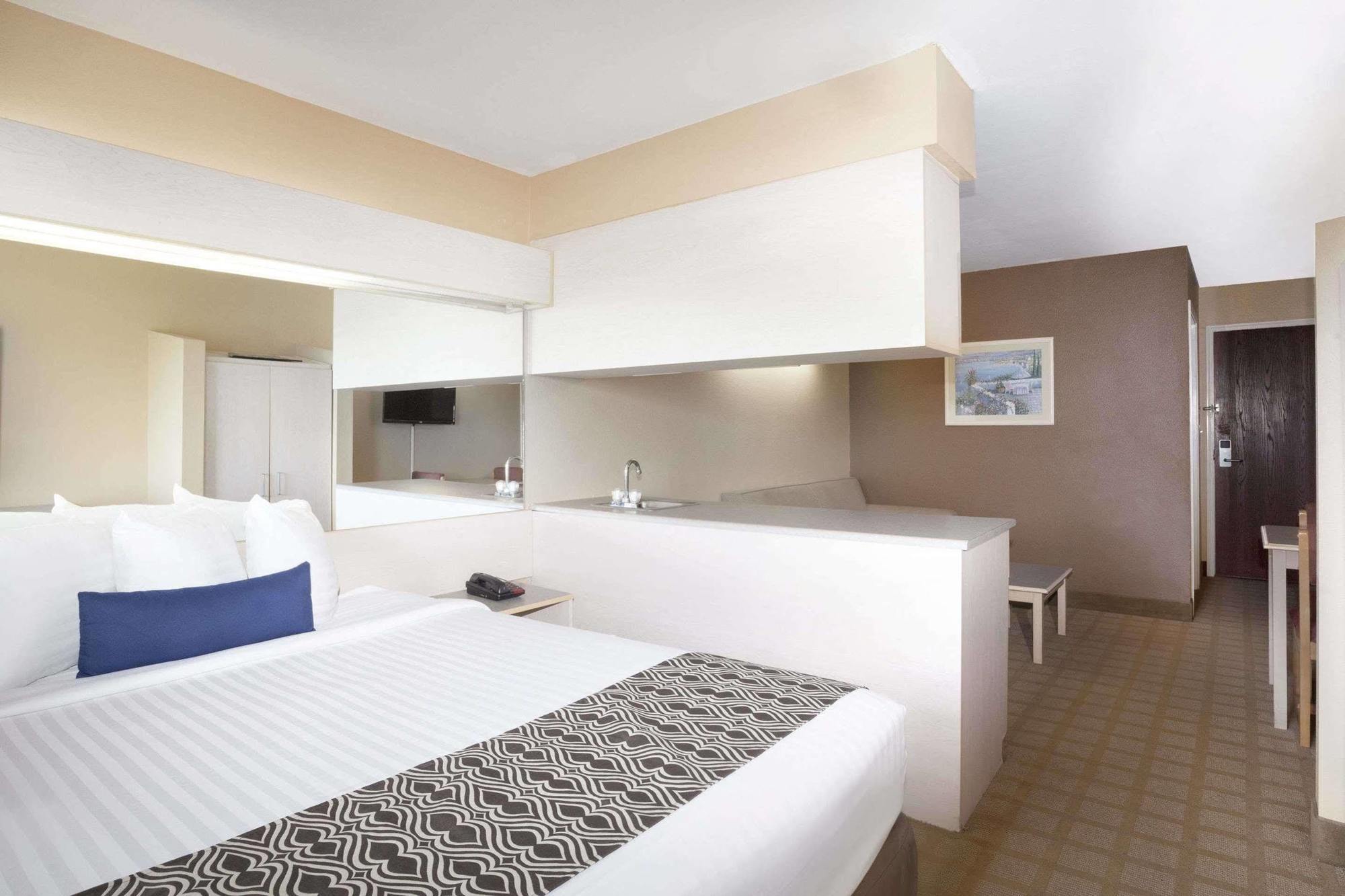 Microtel Inn And Suites Lafayette Zewnętrze zdjęcie
